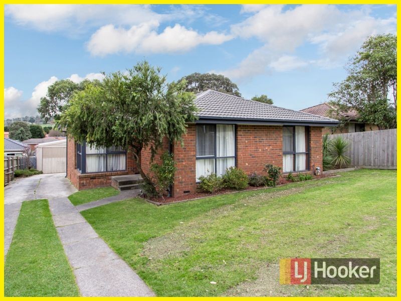 37 Skye Crescent, Endeavour Hills VIC 3802