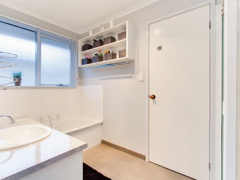 37 Skye Crescent, Endeavour Hills VIC 3802 Floorplan