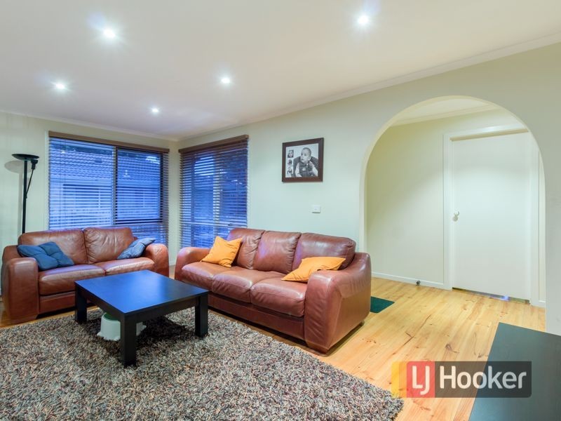 64 Thomas Mitchell Drive, Endeavour Hills VIC 3802