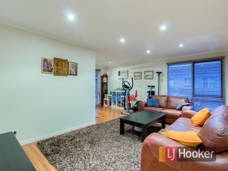 64 Thomas Mitchell Drive, Endeavour Hills VIC 3802