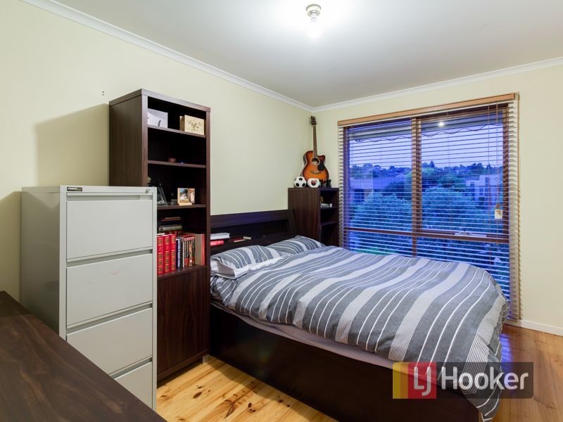 64 Thomas Mitchell Drive, Endeavour Hills VIC 3802