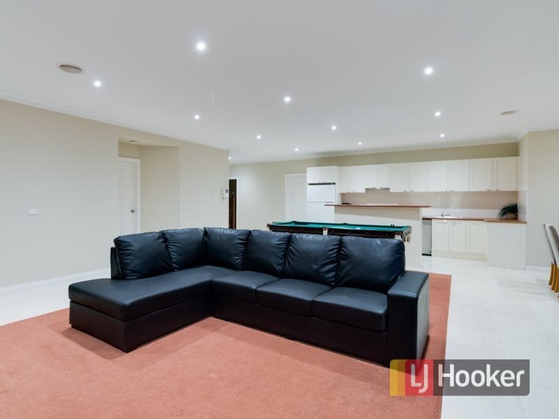 144 David Collins Drive, Endeavour Hills VIC 3802