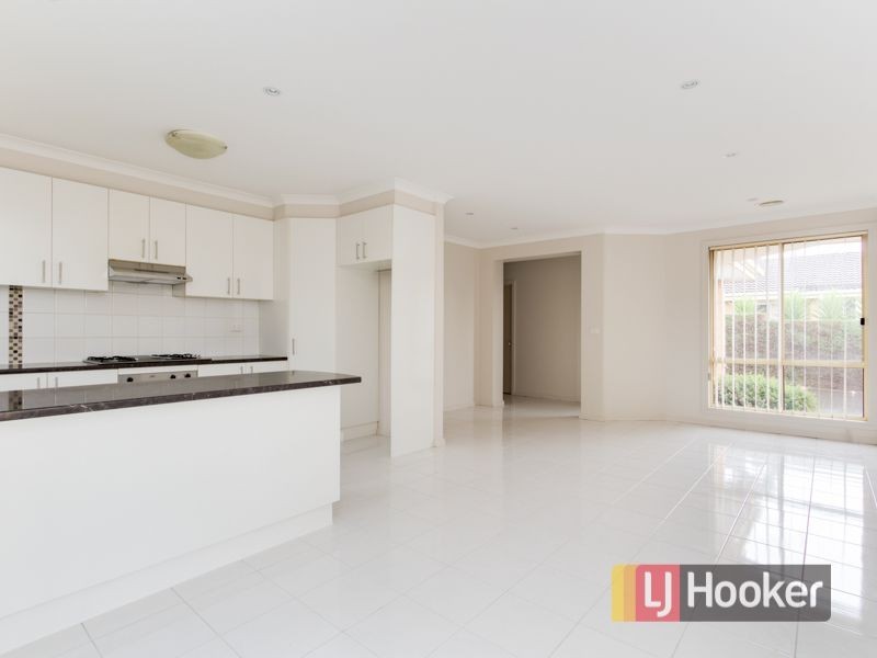 2/28 Louis Street, Doveton VIC 3177