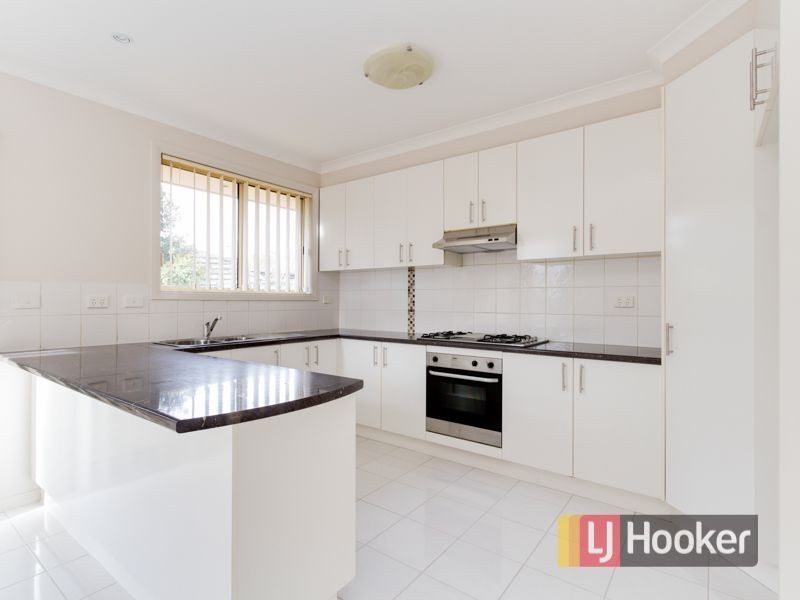 2/28 Louis Street, Doveton VIC 3177