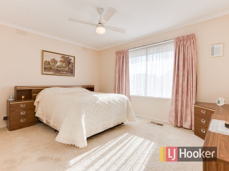 18 Waratah Drive, Dandenong North VIC 3175