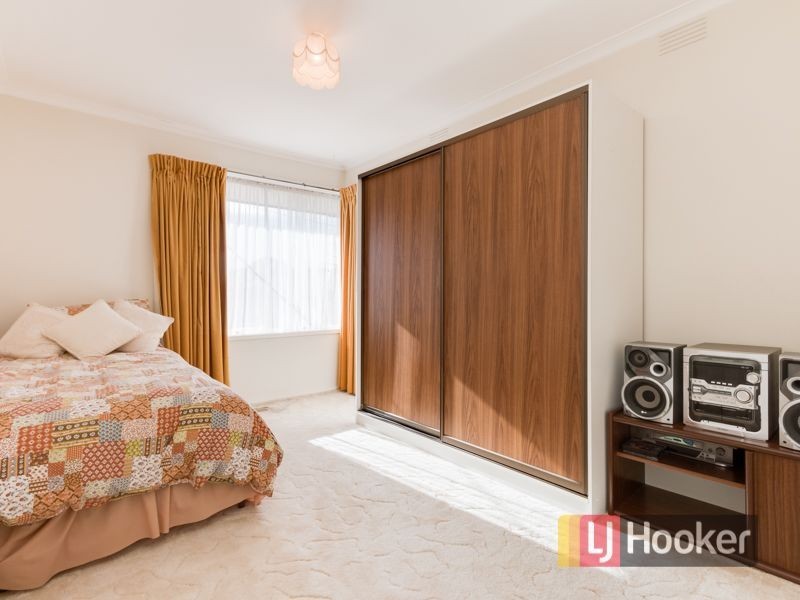 18 Waratah Drive, Dandenong North VIC 3175
