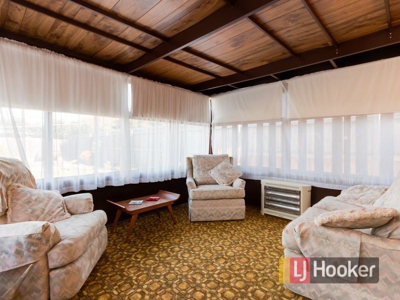 18 Waratah Drive, Dandenong North VIC 3175