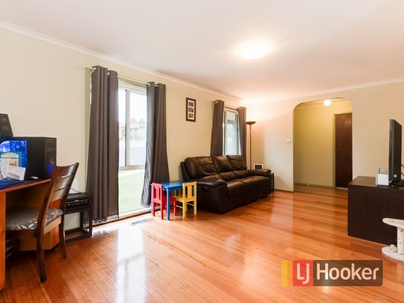 49 Daniel Solander Drive, Endeavour Hills VIC 3802