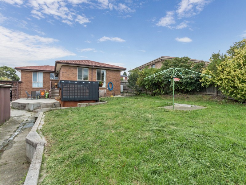 49 Daniel Solander Drive, Endeavour Hills VIC 3802 Floorplan