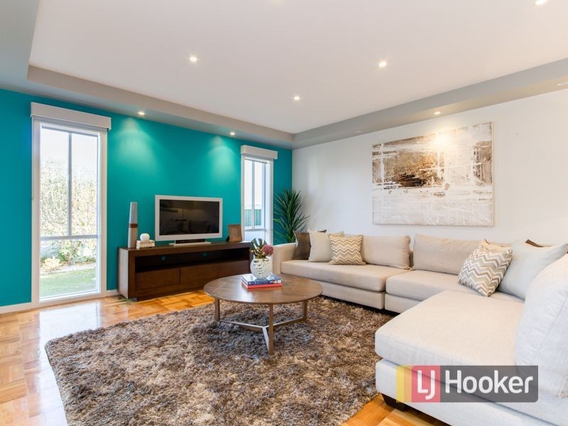 21 Edward Freeth Drive, Endeavour Hills VIC 3802