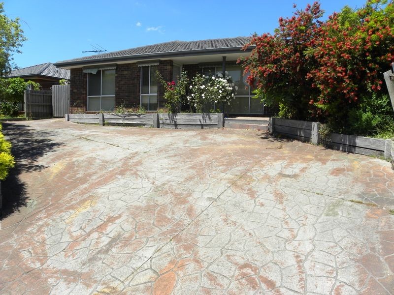 28 Inverness Street, Endeavour Hills VIC 3802