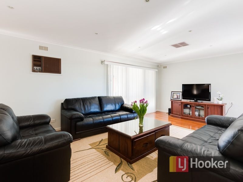 27 William Perry Close, Endeavour Hills VIC 3802