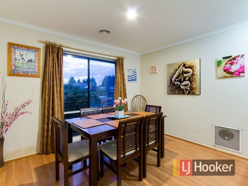 18 Temby Close, Endeavour Hills VIC 3802