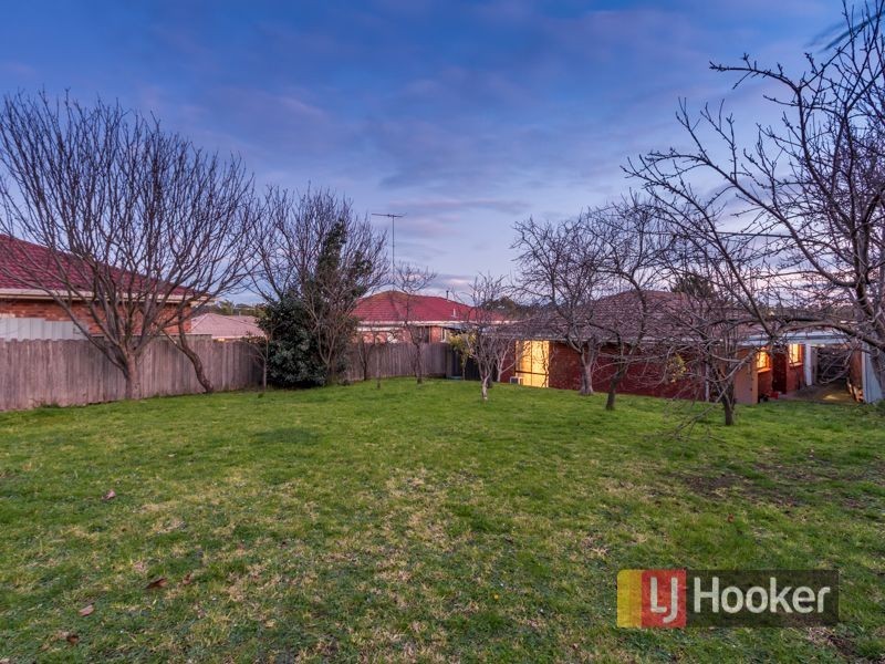 18 Temby Close, Endeavour Hills VIC 3802