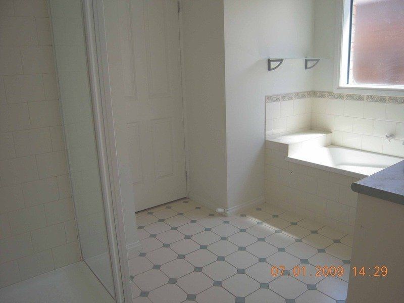 27 Hickory Drive, Narre Warren South VIC 3805