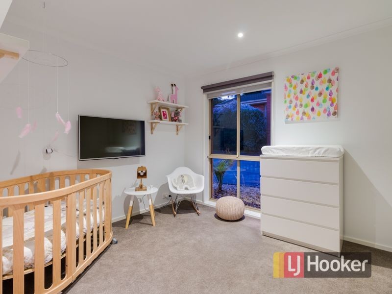 1/32 John Hunter Drive, Endeavour Hills VIC 3802