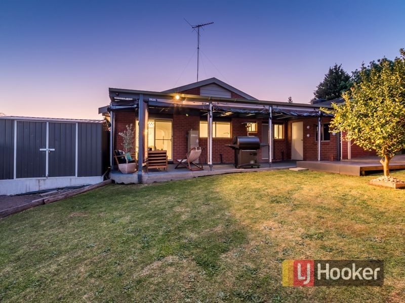 1/32 John Hunter Drive, Endeavour Hills VIC 3802