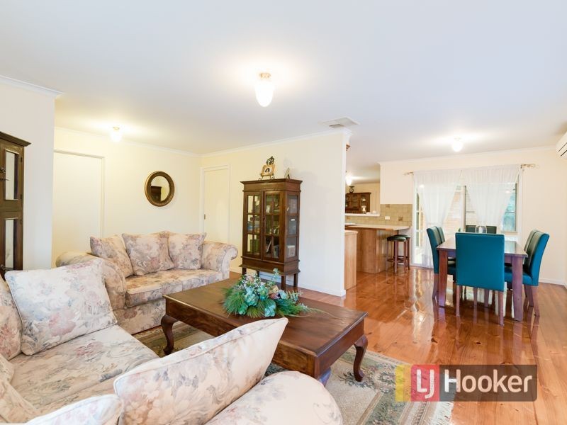 14 Hanna Drive, Endeavour Hills VIC 3802