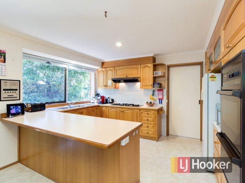 76 Matthew Flinders Avenue, Endeavour Hills VIC 3802