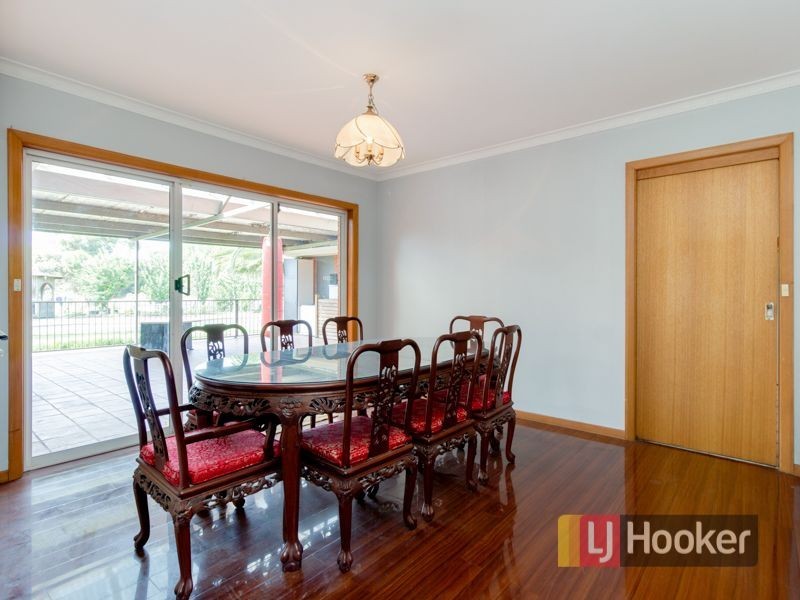 110-112 Kennington Park Drive, Endeavour Hills VIC 3802
