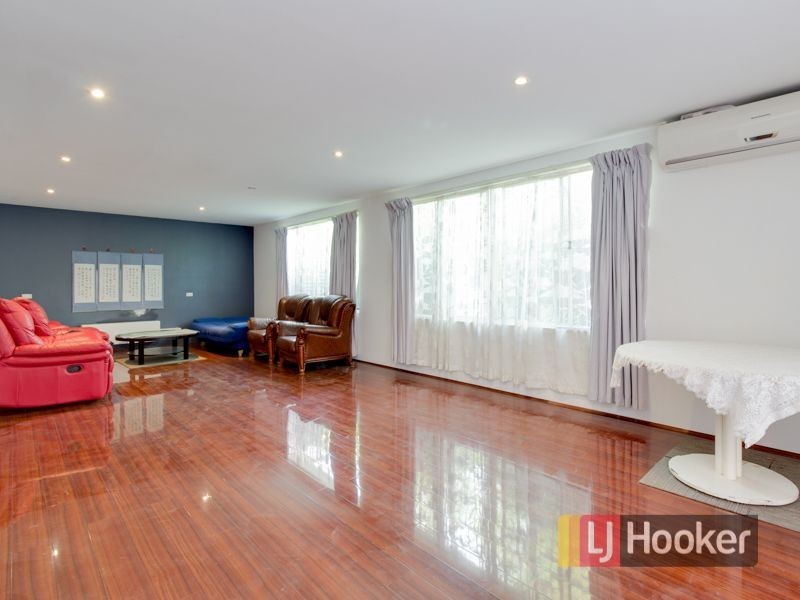 110-112 Kennington Park Drive, Endeavour Hills VIC 3802