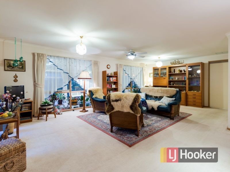 95 Waverley Park Drive, Cranbourne North VIC 3977