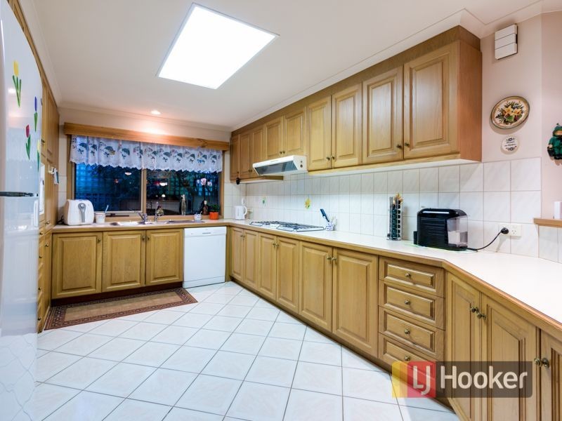 95 Waverley Park Drive, Cranbourne North VIC 3977