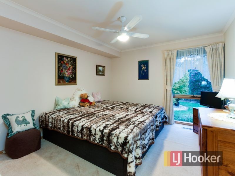 95 Waverley Park Drive, Cranbourne North VIC 3977