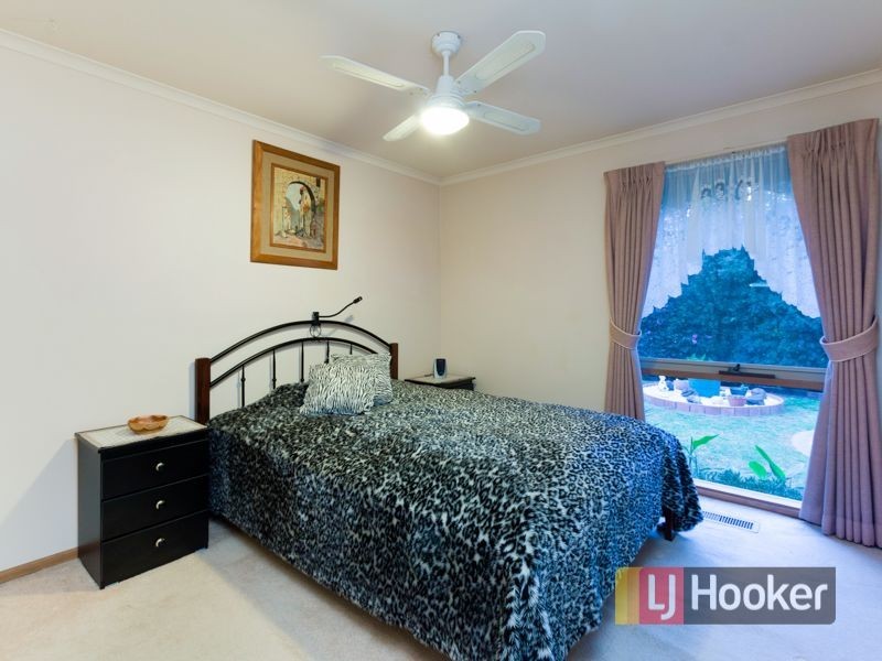 95 Waverley Park Drive, Cranbourne North VIC 3977