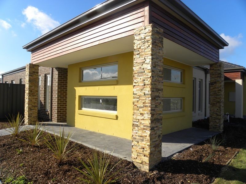 76 Sabel Drive, Cranbourne North VIC 3977