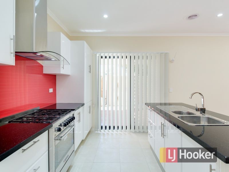 2/9 King George Parade, Dandenong VIC 3175