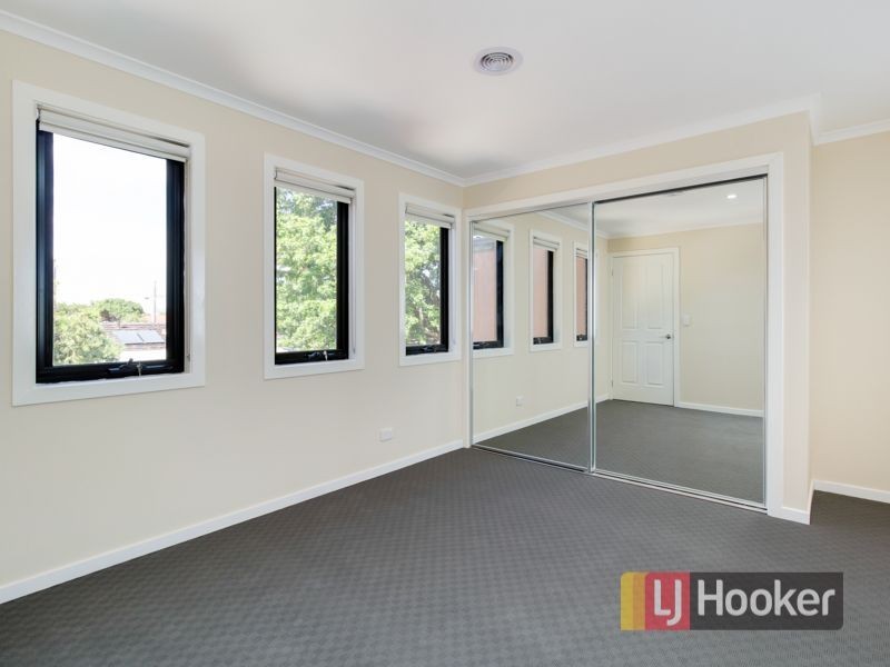 2/9 King George Parade, Dandenong VIC 3175