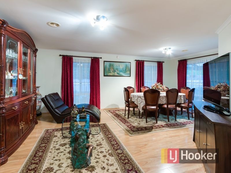 105 Amber Crescent, Narre Warren VIC 3805