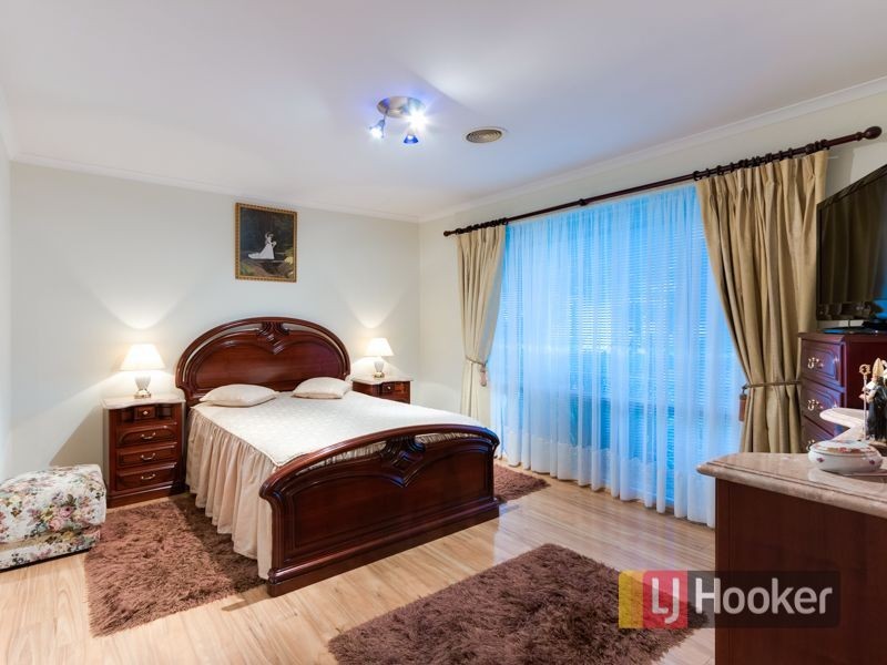 105 Amber Crescent, Narre Warren VIC 3805