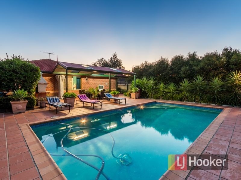 105 Amber Crescent, Narre Warren VIC 3805