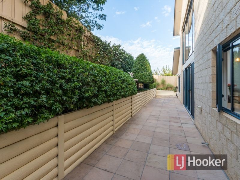 68 Lawson Way, Endeavour Hills VIC 3802