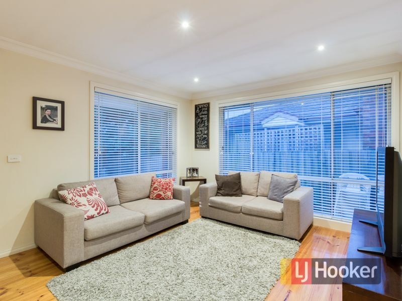 2/54 Amber Crescent, Narre Warren VIC 3805