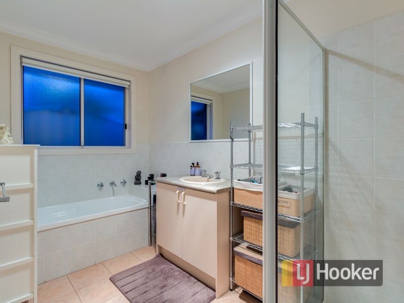 2/54 Amber Crescent, Narre Warren VIC 3805