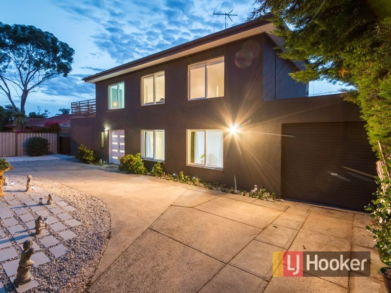 24 James Cook Drive, Endeavour Hills VIC 3802