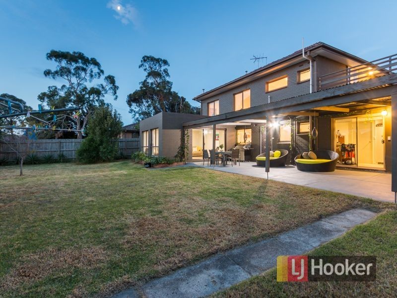 24 James Cook Drive, Endeavour Hills VIC 3802