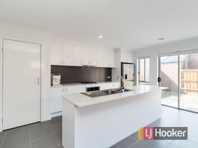 3 Tyalla Way, Pakenham VIC 3810