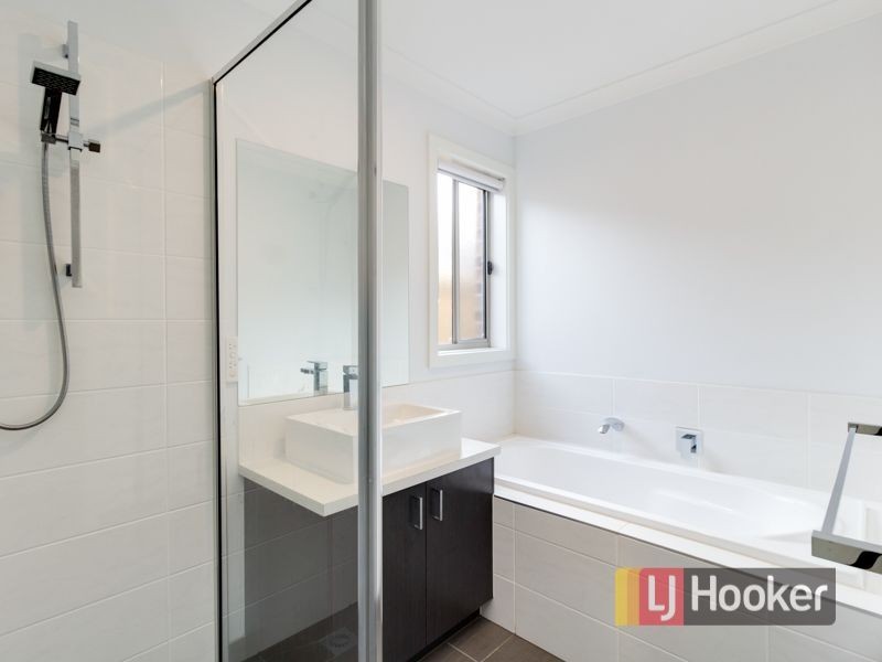 3 Tyalla Way, Pakenham VIC 3810