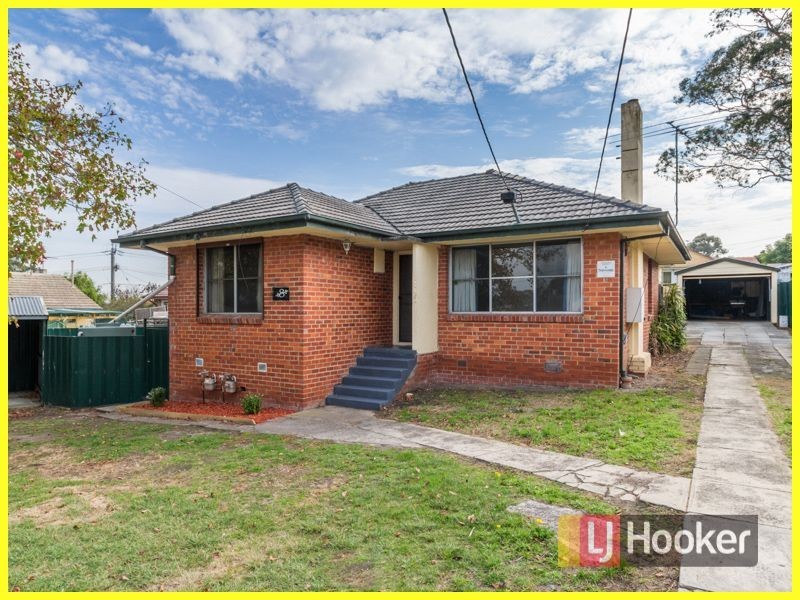 8 & 8A Blossom Drive, Doveton VIC 3177