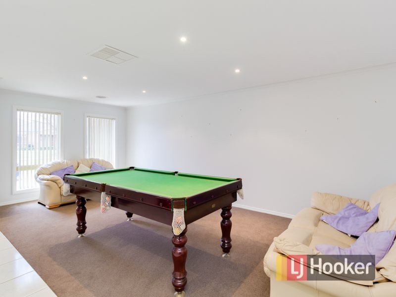 29 Meadowlands Way, Berwick VIC 3806