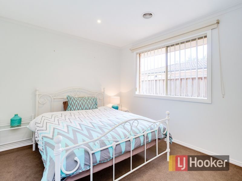 29 Meadowlands Way, Berwick VIC 3806