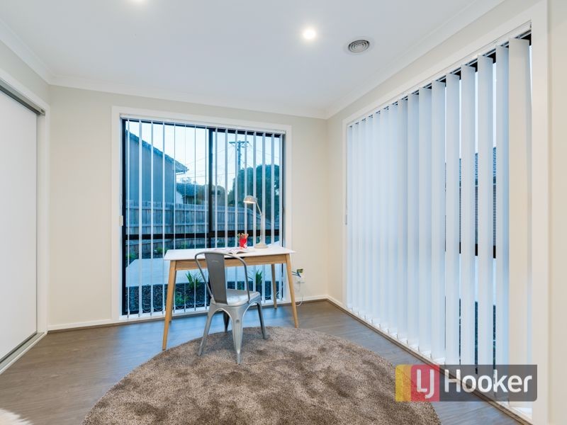 1-3/3 Rain Court, Doveton VIC 3177