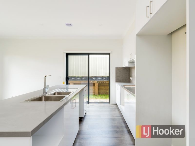 7 Agate Lane, Pakenham VIC 3810