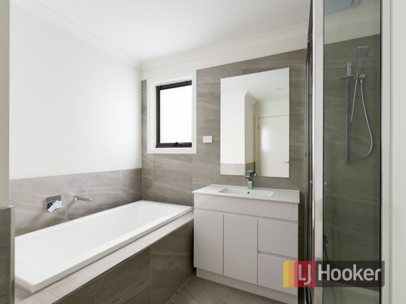 7 Agate Lane, Pakenham VIC 3810