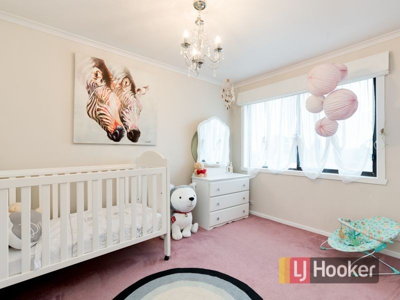 16 Lawson Way, Endeavour Hills VIC 3802