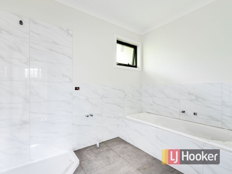 13/122-124 Kennington Park Drive, Endeavour Hills VIC 3802
